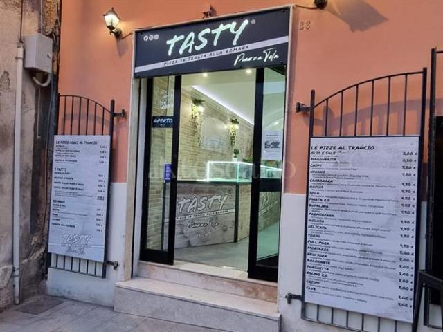 Locale Commerciale in vendita a Cappuccini, Cala Di Volpe