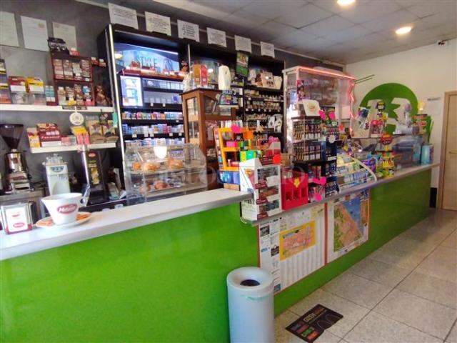 Locale Commerciale in vendita a Zanni, Pescara