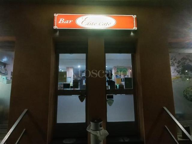 Locale Commerciale in vendita a Lazzago, Como