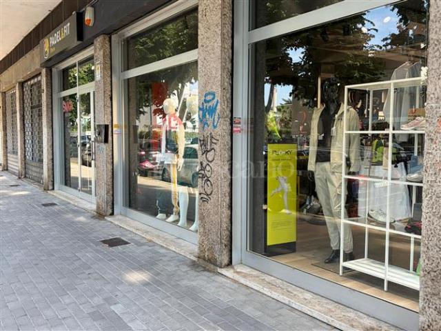 Locale Commerciale in vendita a Frezzotti, Latina