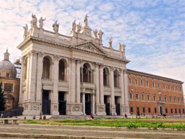 Locale Commerciale in vendita a Municipio Roma I, Roma Capitale