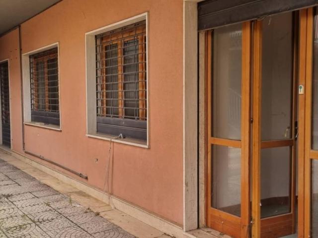 Locale Commerciale in vendita a Alcamo, Sicilia