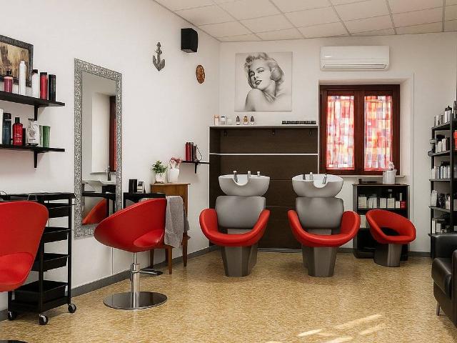 Locale Commerciale in vendita a Porta Maggiore, Marche