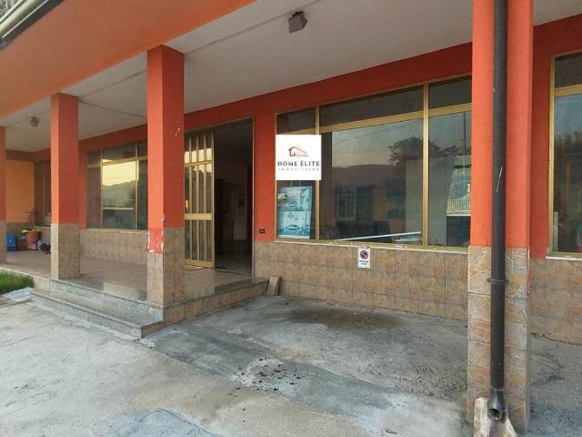 Locale Commerciale in vendita a Avella, Campania
