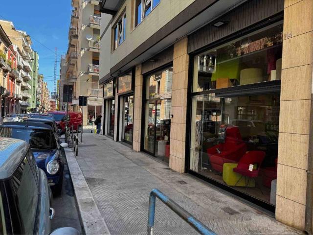 Locale Commerciale in vendita a Murat, Puglia