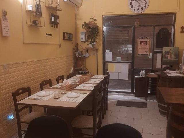 Locale Commerciale in vendita a Olevano Sul Tusciano, Campania