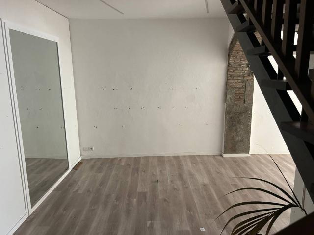 Locale Commerciale in vendita a Città Alta, Bergamo