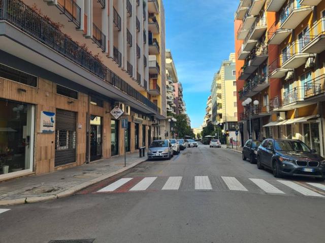 Locale Commerciale in vendita a Puglia, Barletta-andria-trani