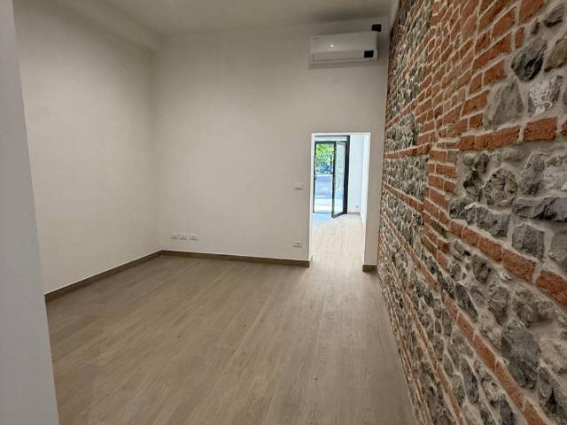 Locale Commerciale in vendita a Porto-Saragozza, Bologna