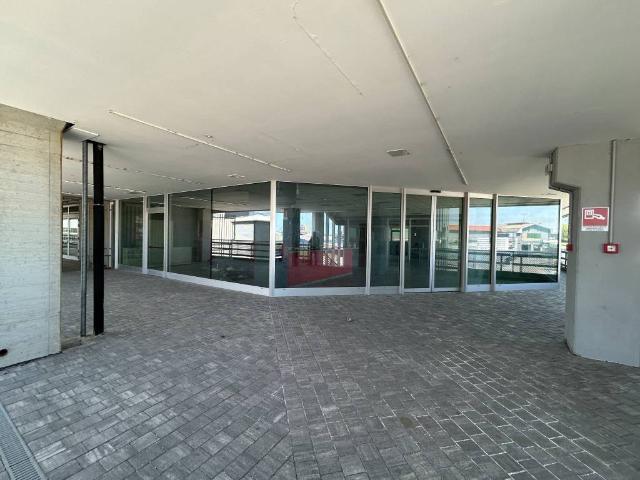 Locale Commerciale in vendita a Piemonte, Cuneo