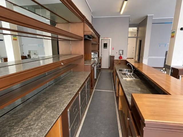 Locale Commerciale in vendita a Boves, Cuneo