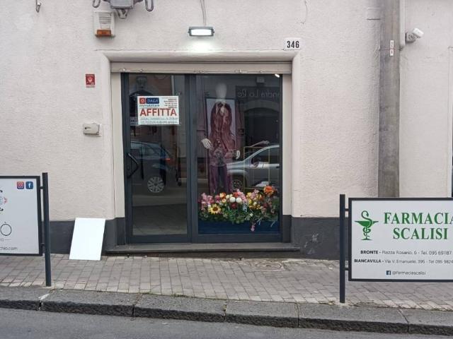 Locale Commerciale in vendita a Bronte, Sicilia