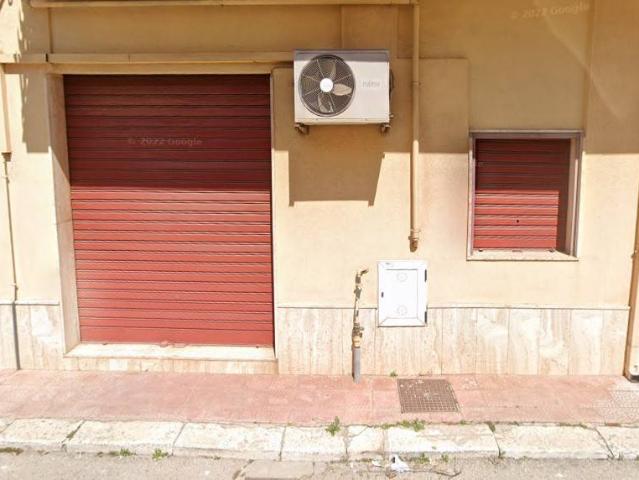 Locale Commerciale in vendita a Puglia, Brindisi