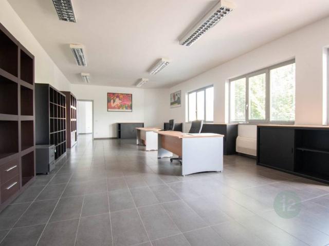 Locale Commerciale in vendita a Cibeno Pile, Carpi