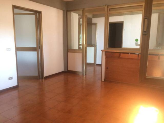 Locale Commerciale in vendita a Marciana, Cascina