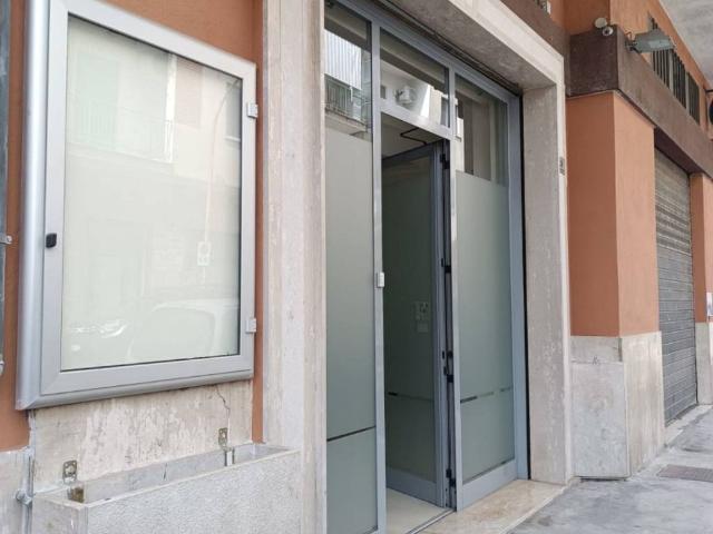 Locale Commerciale in vendita a San Silvestro, Cassino