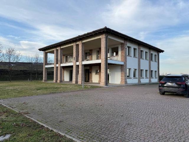 Locale Commerciale in vendita a Unione Reno Galliera, Castel Maggiore