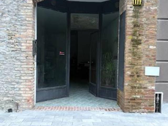 Locale Commerciale in vendita a Unione di comuni Terre di Castelli, Castelvetro Di Modena