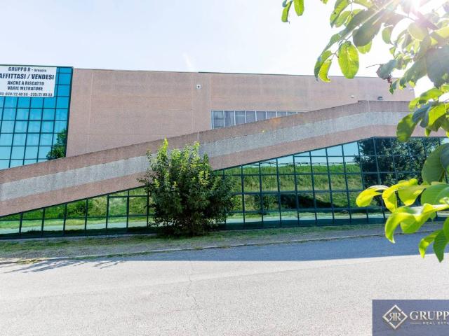 Locale Commerciale in vendita a Castenedolo, Brescia