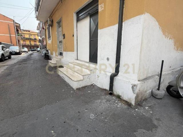 Locale Commerciale in vendita a San Giorgio-Librino-San Giuseppe la Rena-Zia Lisa-Villaggio Sant'Agata, Catania