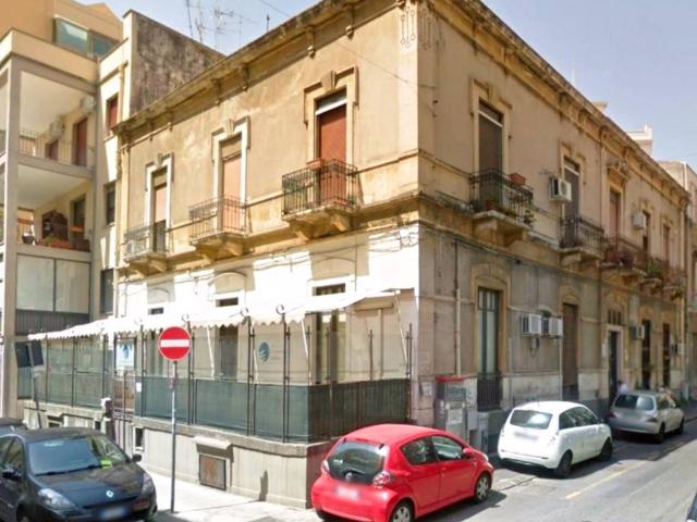 Locale Commerciale in vendita a Borgo-Sanzio, Catania