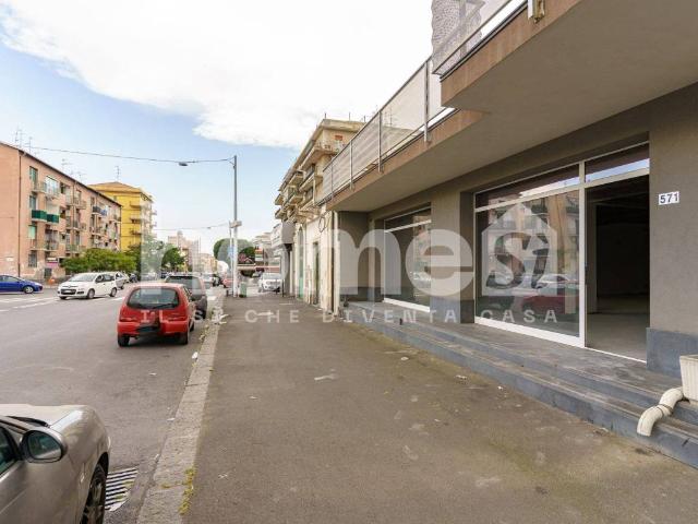 Locale Commerciale in vendita a Monte Po-Nesima-San Leone-Rapisardi, Catania