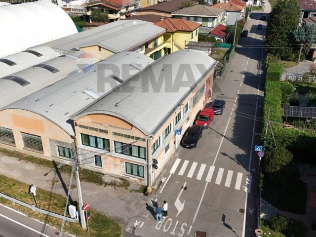 Locale Commerciale in vendita a Cavaria, Cavaria con Premezzo