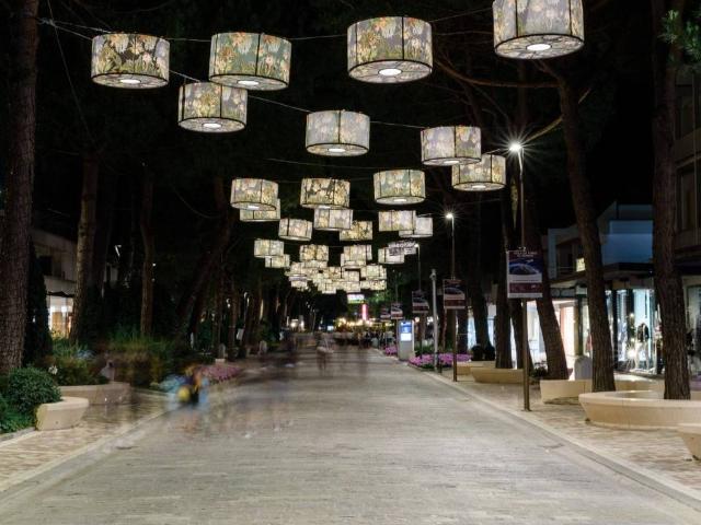 Locale Commerciale in vendita a Cervia, Reggio Emilia