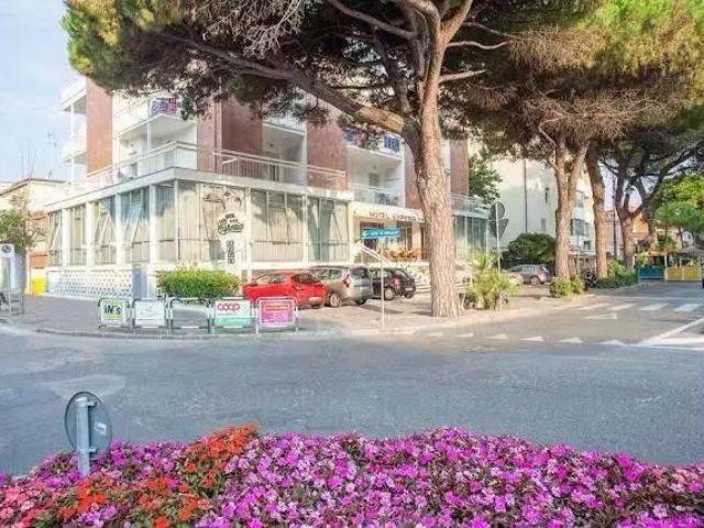 Locale Commerciale in vendita a Cesenatico, Reggio Emilia