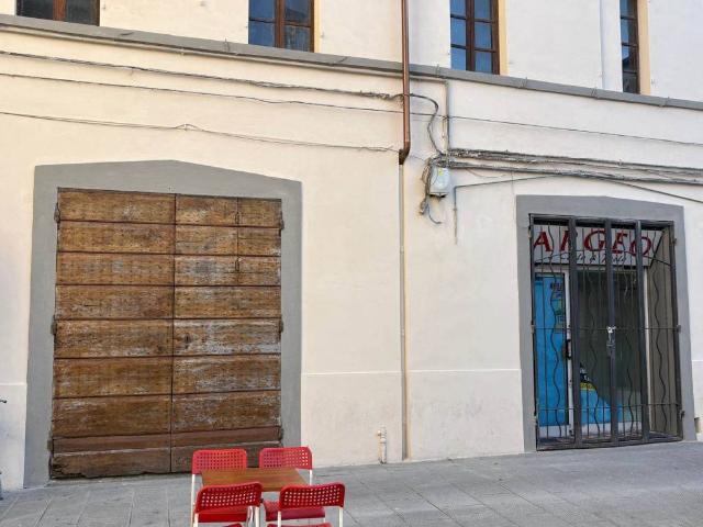 Locale Commerciale in vendita a San Leo Bastia, Umbria