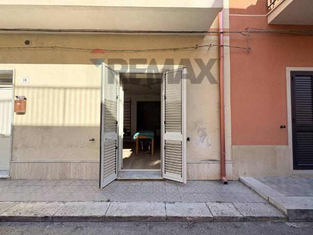 Locale Commerciale in vendita a Comiso, Sicilia
