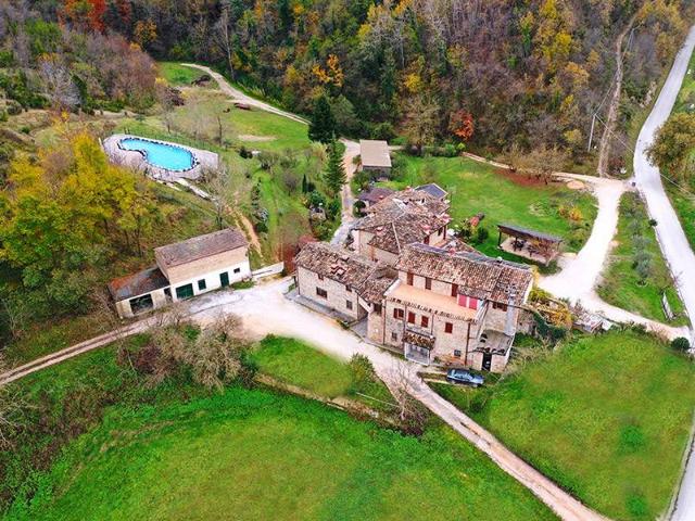 Locale Commerciale in vendita a Marche, Ascoli Piceno
