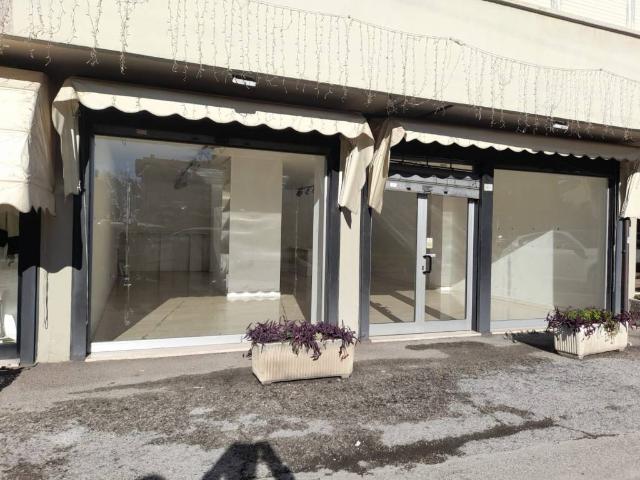 Locale Commerciale in vendita a Chiugiana, Corciano