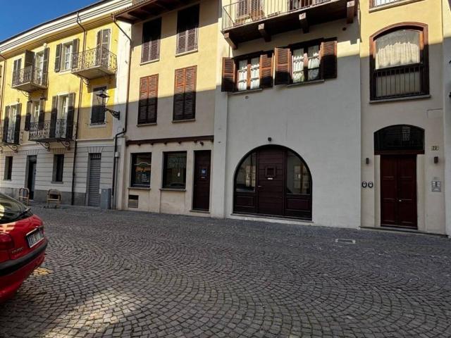 Locale Commerciale in vendita a Centro Storico, Piemonte