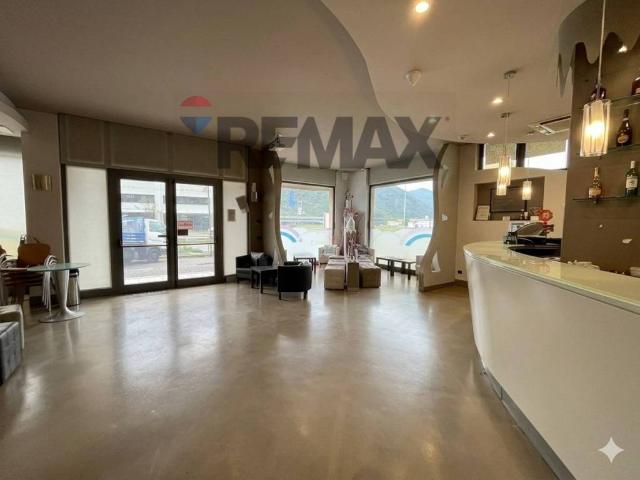 Locale Commerciale in vendita a Comunità montana della valle Camonica, Darfo
