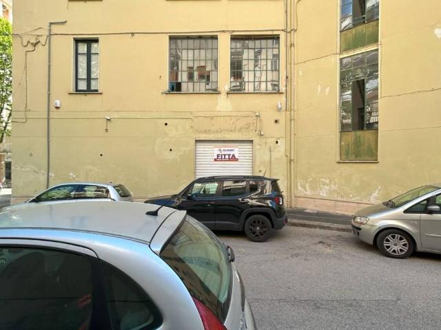 Locale Commerciale in vendita a Eboli, Campania