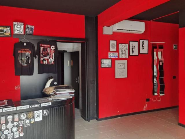 Locale Commerciale in vendita a Empoli, Firenze