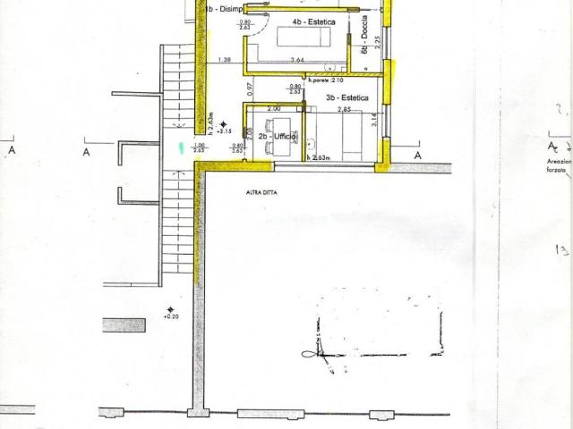Locale Commerciale in vendita a Feltre, Veneto