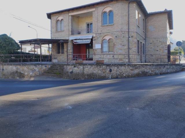 Locale Commerciale in vendita a Fidenza, Reggio Emilia