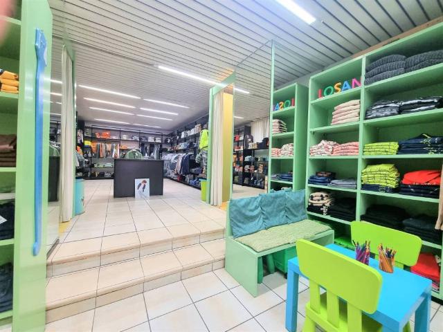 Locale Commerciale in vendita a Unione Comuni Modenesi Area Nord, Finale Emilia