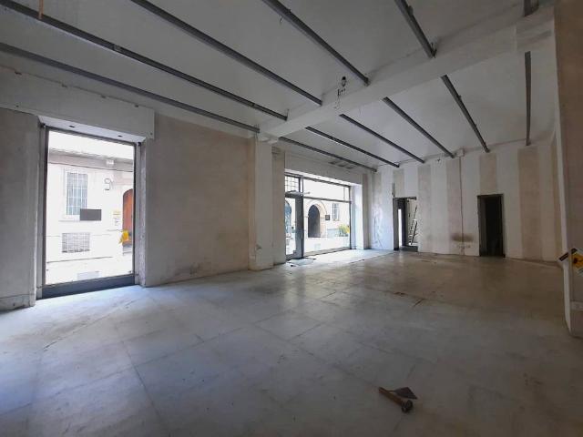 Locale Commerciale in vendita a Fiorenzuola D'arda, Reggio Emilia