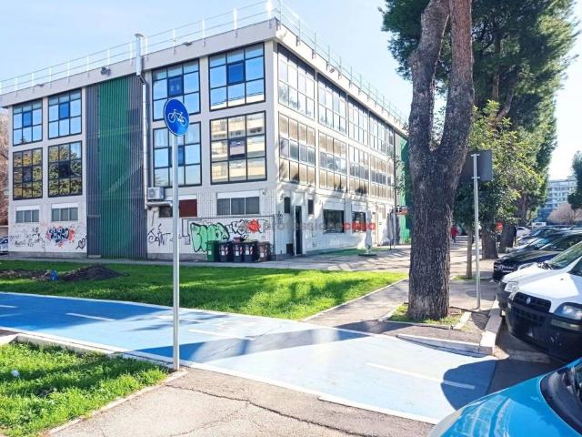 Locale Commerciale in vendita a Puglia, Foggia