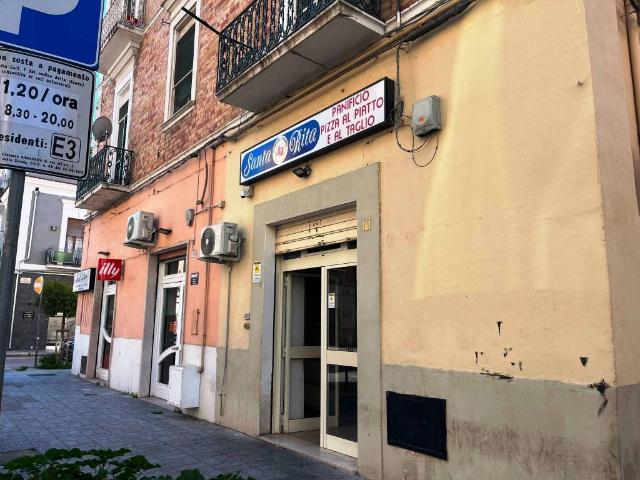 Locale Commerciale in vendita a Puglia, Foggia