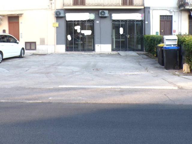 Locale Commerciale in vendita a Frosinone, Lazio
