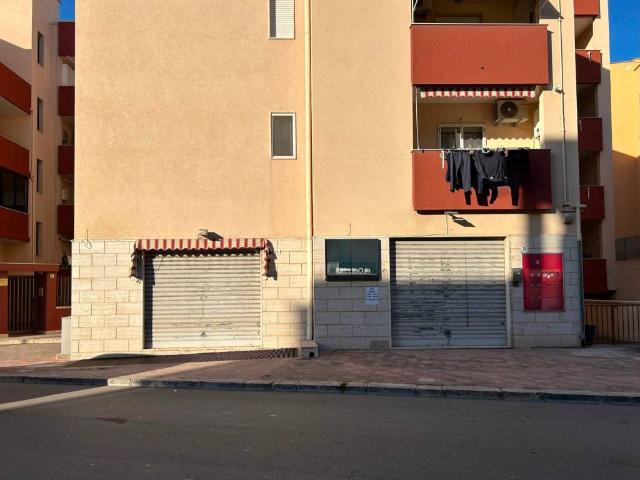 Locale Commerciale in vendita a Grottaglie
