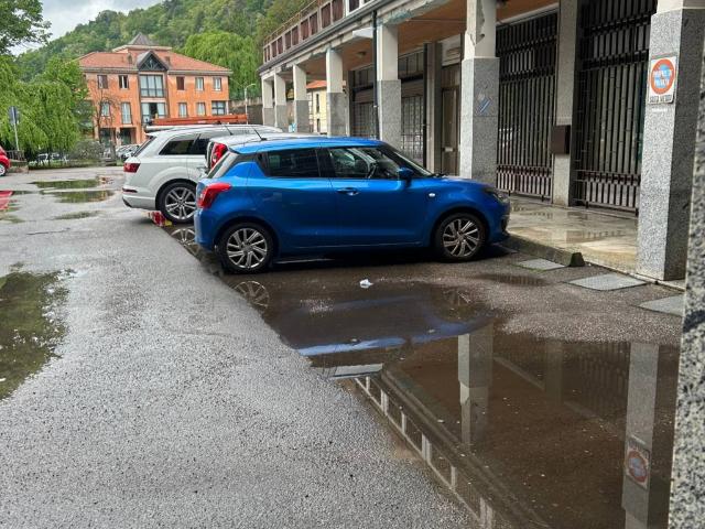 Locale Commerciale in vendita a Induno Olona, Varese