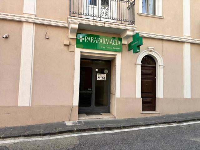 Locale Commerciale in vendita a Calabria, Catanzaro