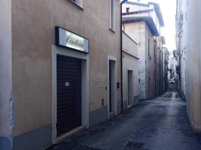 Locale Commerciale in vendita a Torretta, Tornimparte