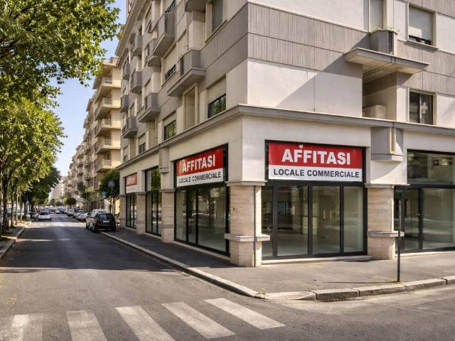 Locale Commerciale in vendita a Villaggio Trieste, Latina