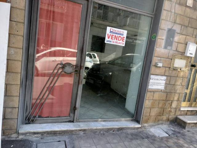 Locale Commerciale in vendita a Lentini, Sicilia